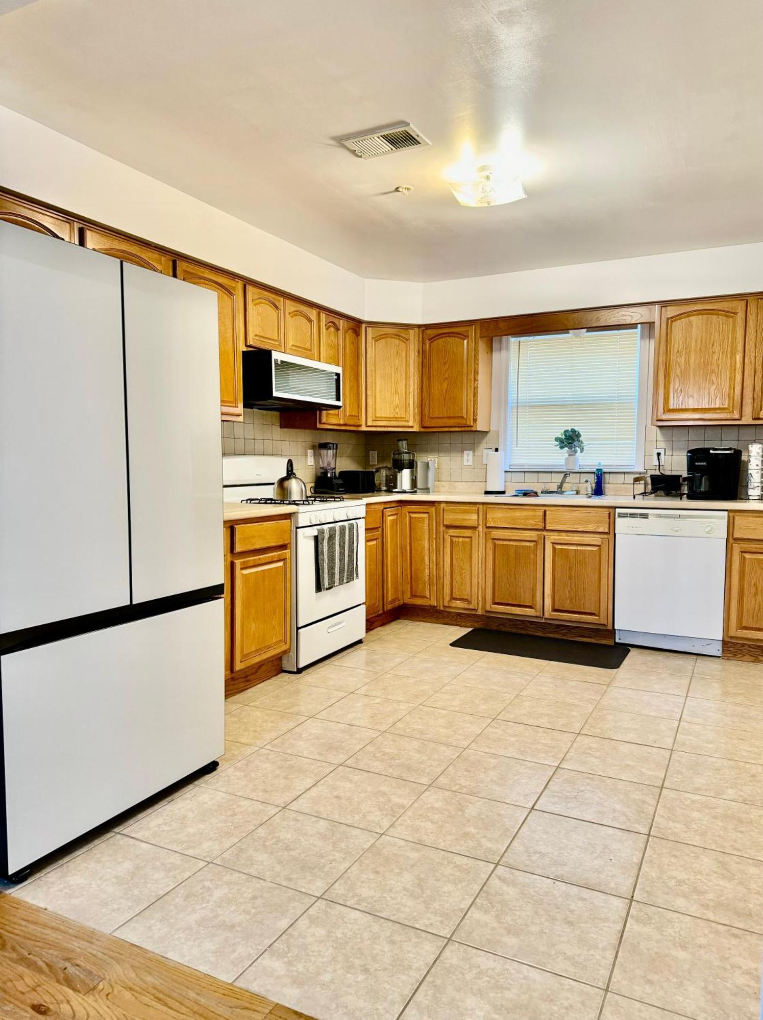 Stylish Evergreen Apartment By Newark Airport Екстериор снимка