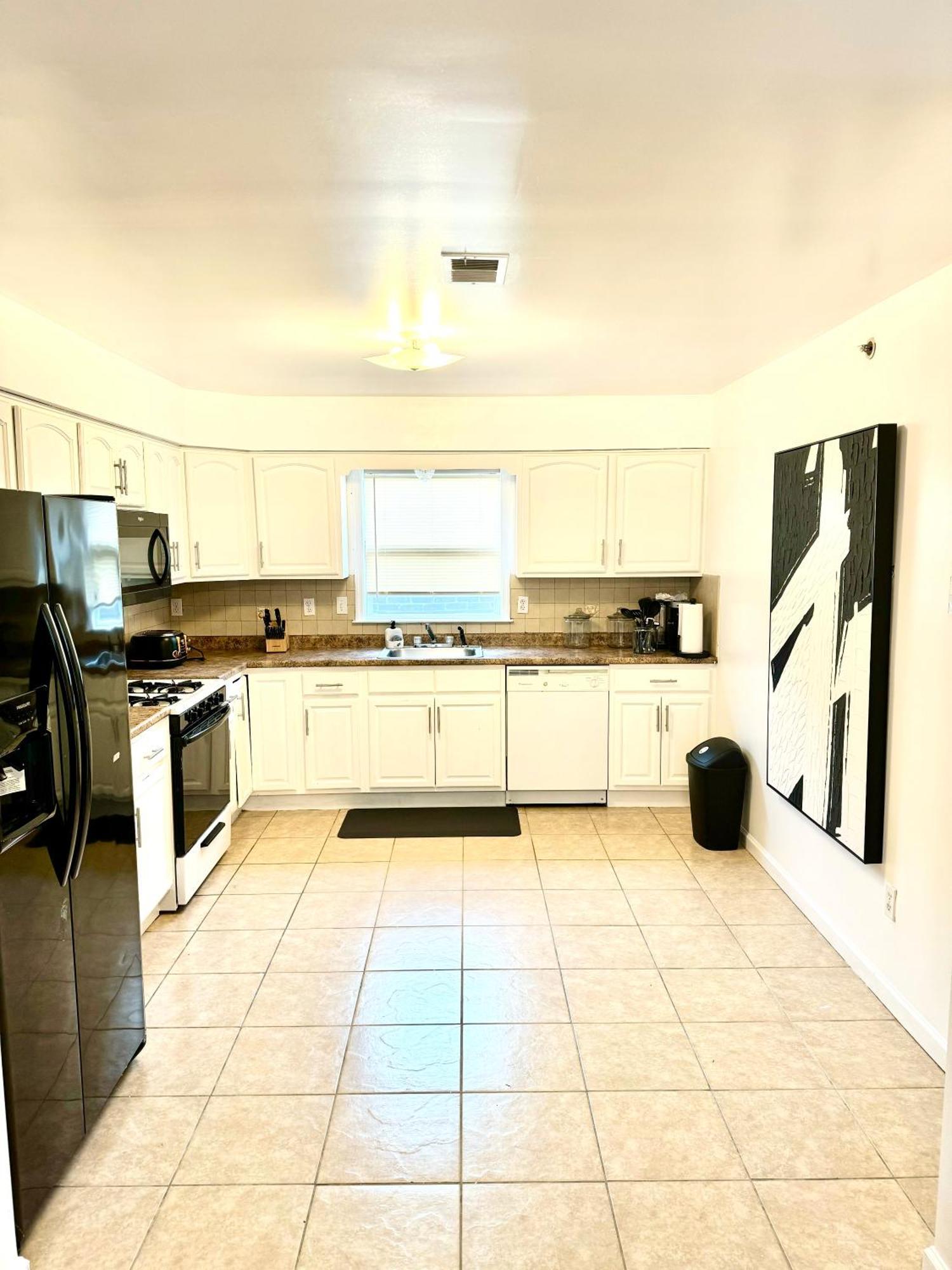 Stylish Evergreen Apartment By Newark Airport Екстериор снимка